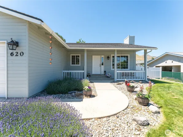 620 Olympus Drive, Wenatchee, WA 98801