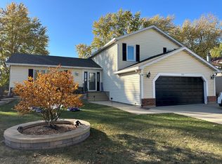 1920 Flagstaff Ln, Glendale Heights, IL 60139