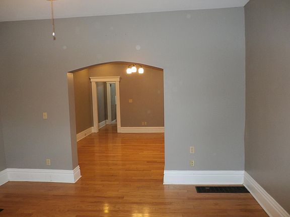 3rd image of 70 Linwood Ave