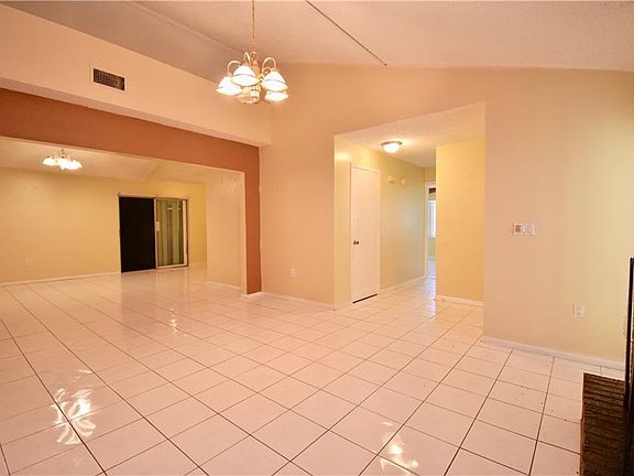 5th image of 915 Windway Cir