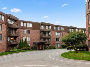 1008 Paradise Rd APT 2J, Swampscott, MA 01907