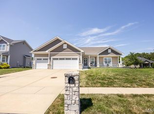 724 Longfellow Dr, O Fallon, IL 62269