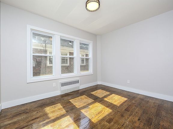 4th image of 11884 Riverton St