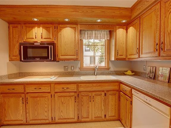 4th image of 214 Westcliff Dr