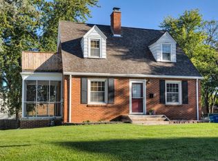 817 Pleasant View Dr, Des Moines, IA 50315