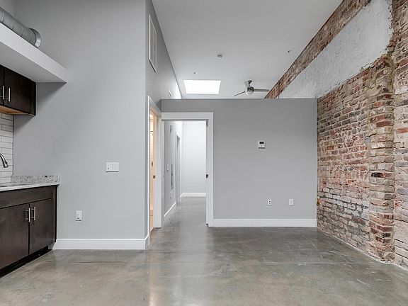 3rd image of 14 E Broad St APT 101