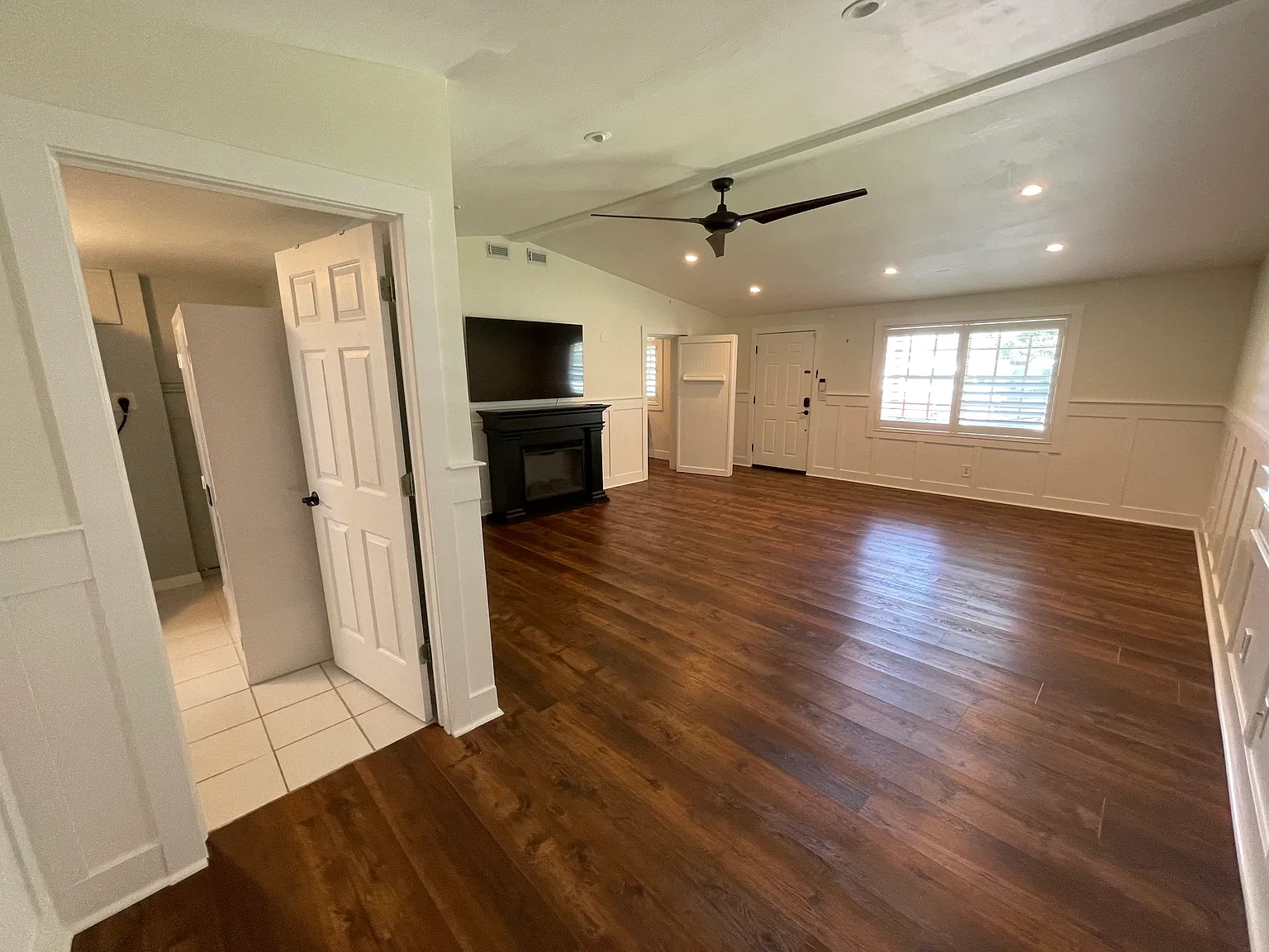 2 bed, 1154 sqft, $2,455 — Photo 4