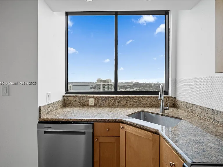 1300 West Ave #2700 — Photo 3