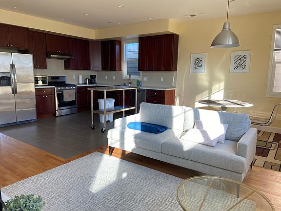 5th image of 128 Werner Ave #3