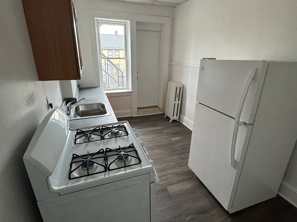 408 Charles St #5