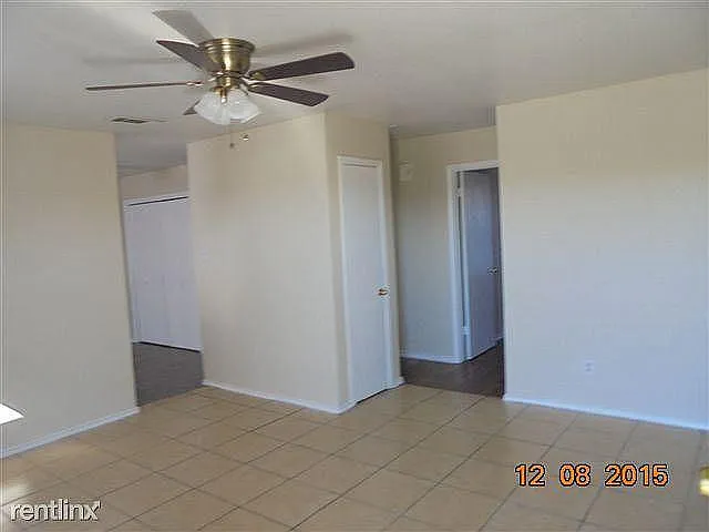 1710 Benttree Dr #B — Photo 6