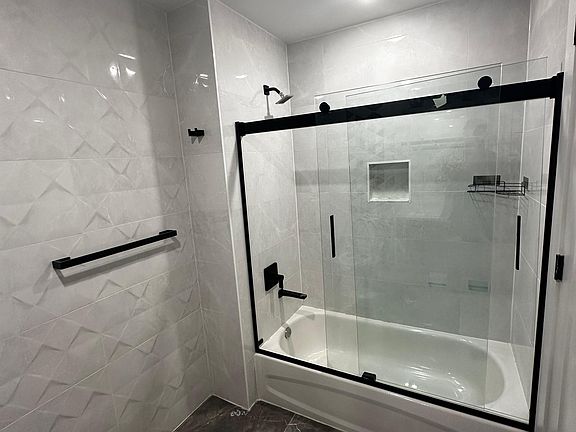 5th image of 167 Saint Pauls Ave #2