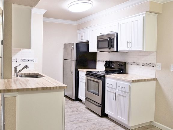 Gorgeous Remodeled 1x1 Kitchen