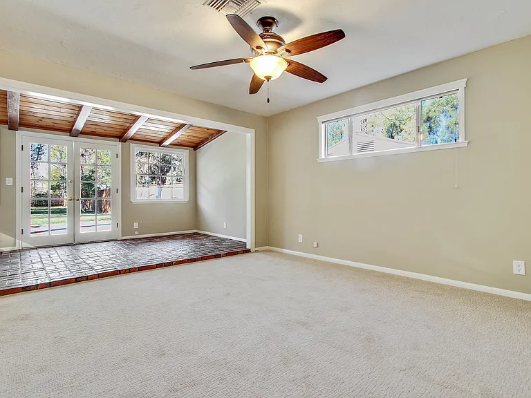 5923 Jumilla Ave — Photo 9