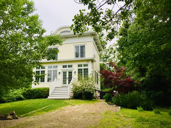 (undisclosed Address), York, ME 03909