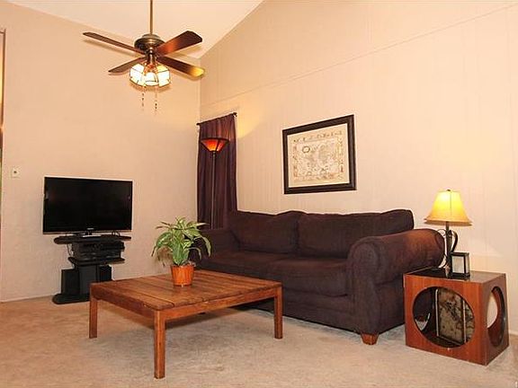 3rd image of 100 Pueblo Dr
