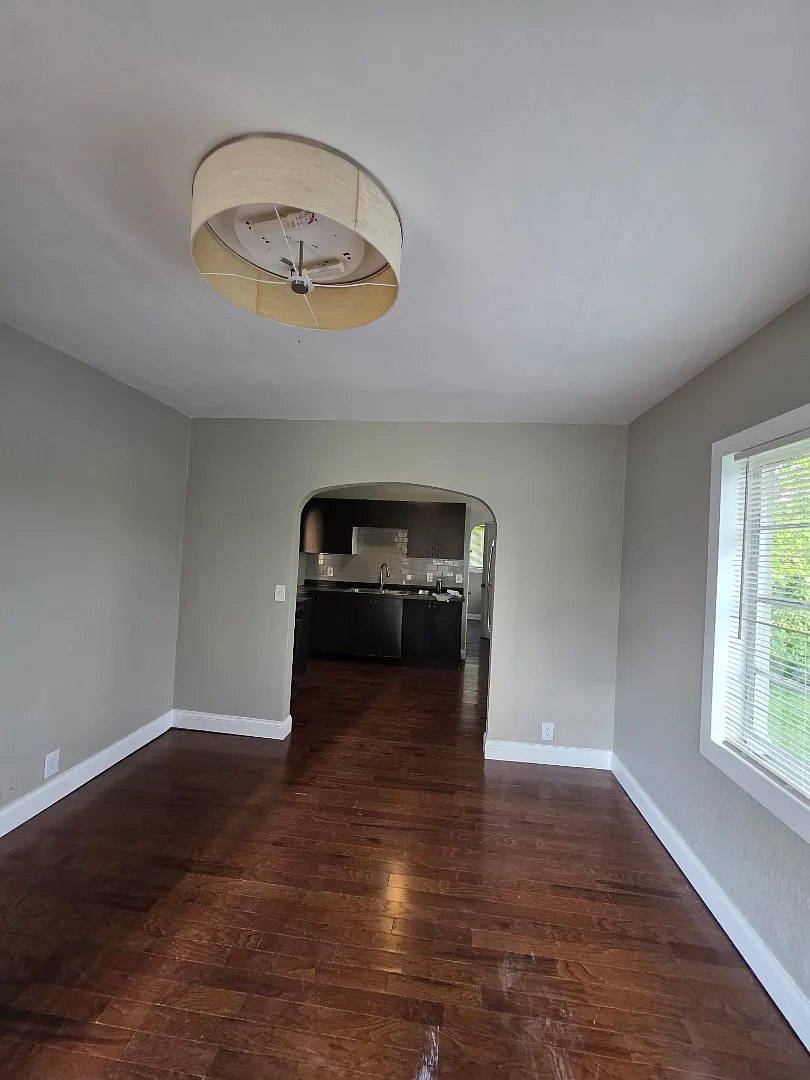3107 Elmwood Street — Photo 2