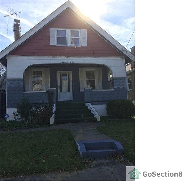 1st image of 1921 Lillie Pl