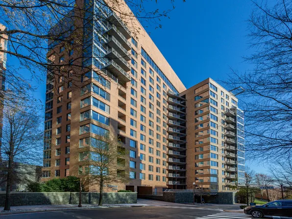 2001 15th St N APT 623, Arlington, VA 22201