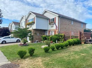 316 Howe Ave, Bronx, NY 10473