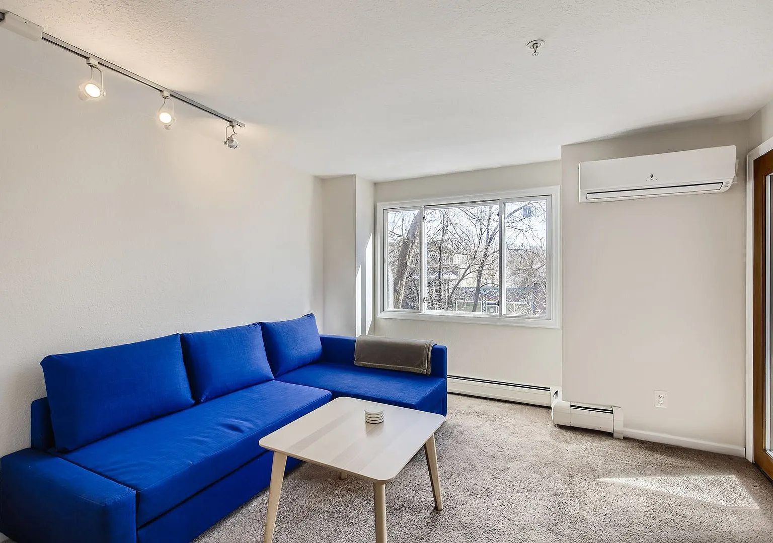 Lovely Pearl St. Condo 1 BDR/1 BA Downtown Boulder — Photo 3