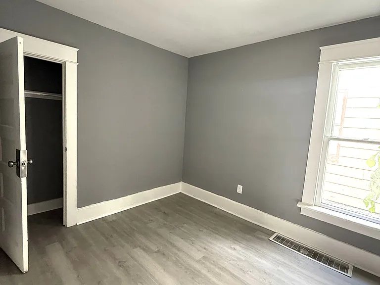 540 E 22nd St #1 — Photo 5