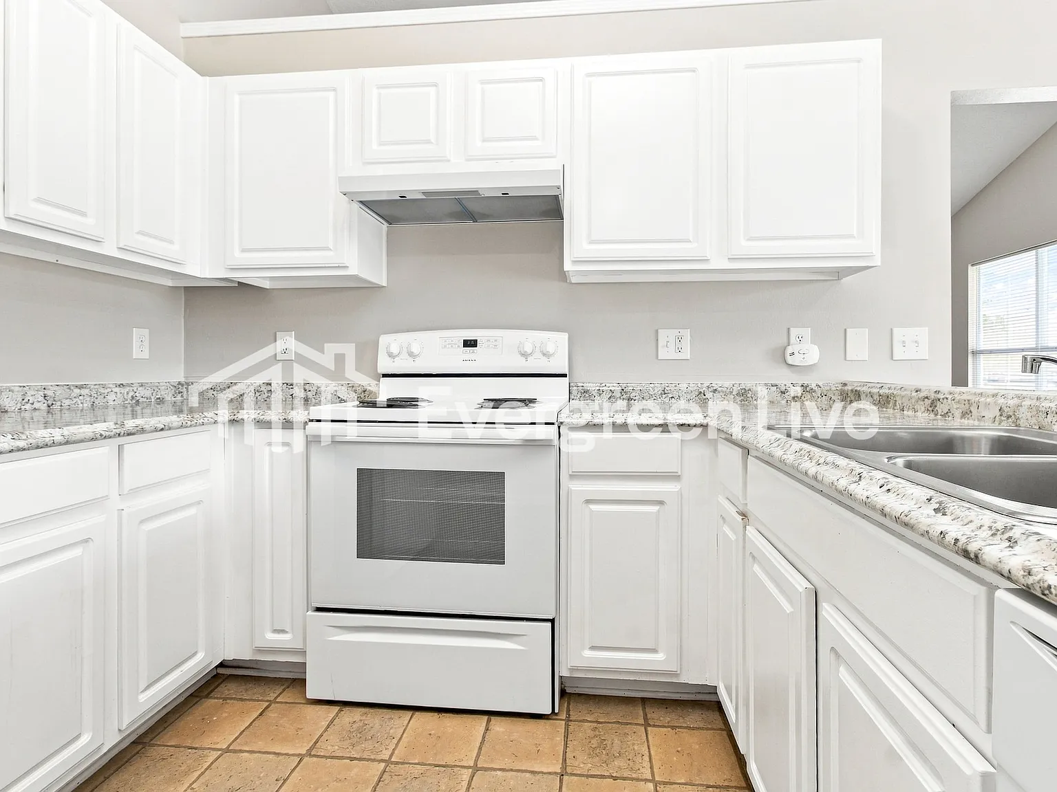 3 bed, 2.0 bath, 1276 sqft, $1,595 — Photo 4