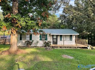 250 Rolling Hills Rd, Gadsden, AL 35901