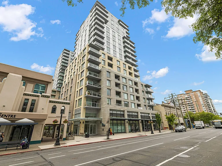 848 Yates St #403 — Photo 17