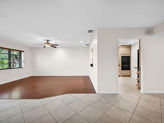 3rd image of 3951 NE 17th Ave APT 705