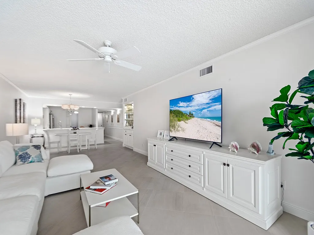 2 bed, 1822 sqft, $9,500 — Photo 4