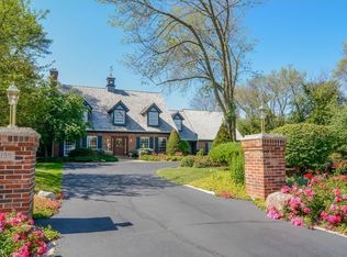 199 Marie Dr, Inverness, IL 60010