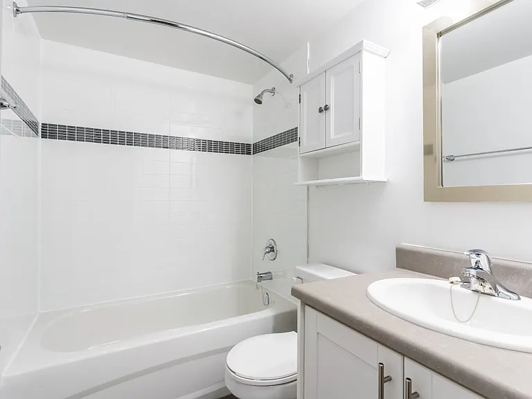 33 Orchard View Blvd — Photo 11