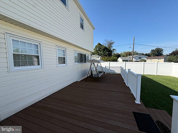 5th image of 149 Laurie Ln