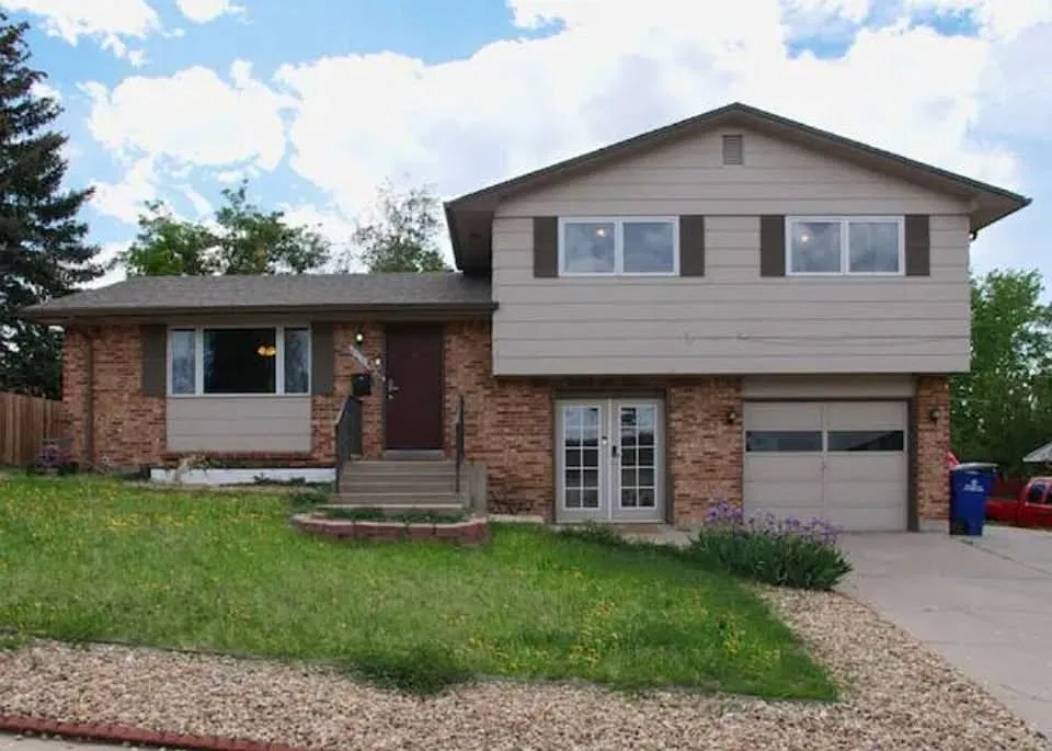 4 bed, 1700 sqft, $900 — Photo 2
