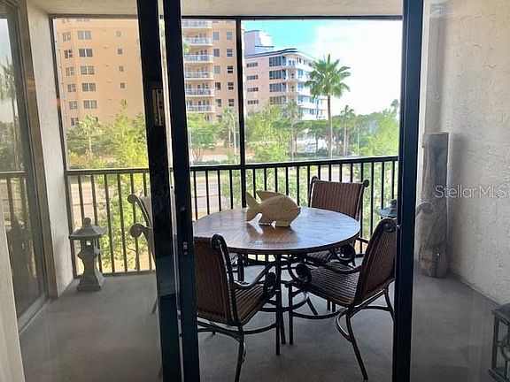 3rd image of 11 Sunset Dr APT 104