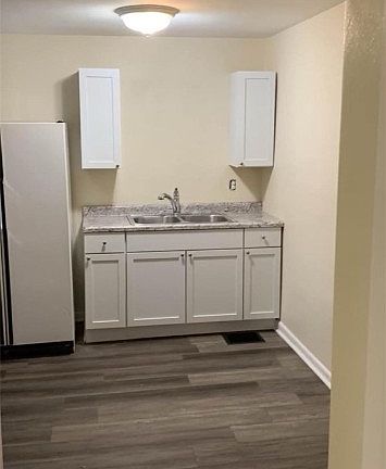 3rd image of 2025 Catalpa Dr