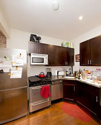 Rented by Icon Realty Management | media 9