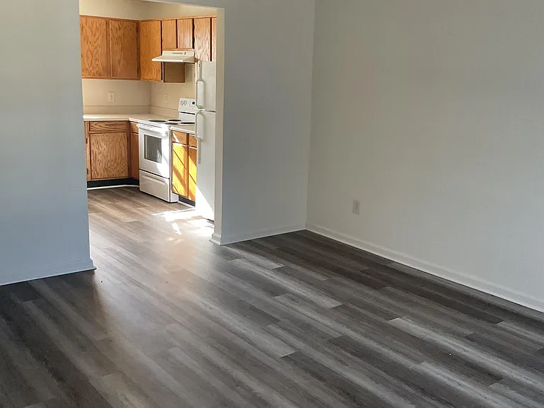 1102 Carver Cir #A — Photo 2