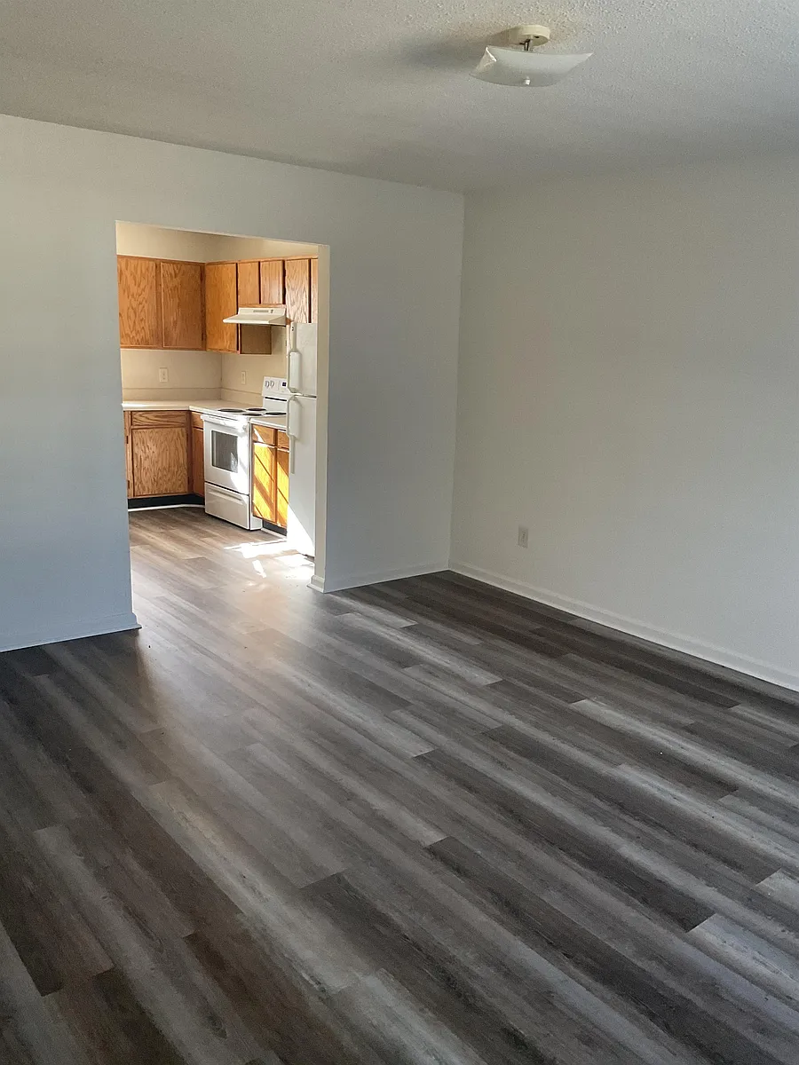 Building Photo - 1102 Carver Cir #A