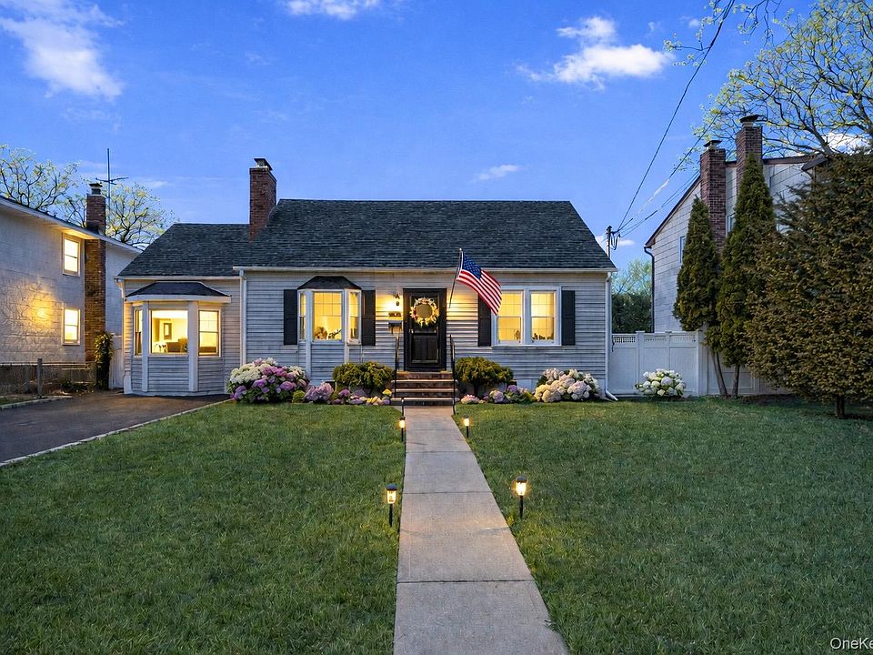 1st image of 6 Mayflower Avenue