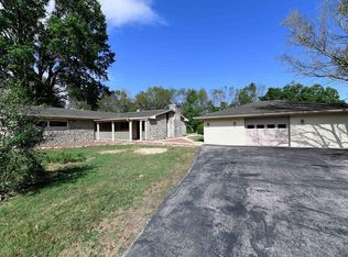 910 Maple St, Stanton, KY 40380