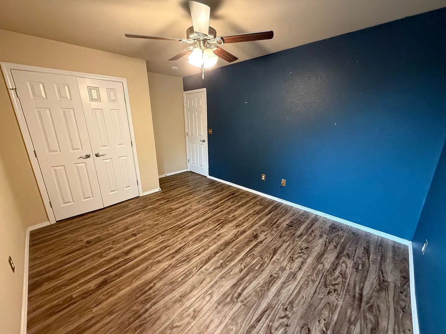 4 Bedroom, 2 Bath Home Quiet Cul-De-Sac — Photo 3
