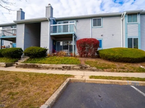 13 Henley Dr, Franklin Twp., NJ 08873