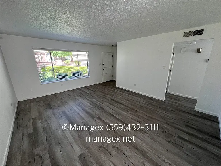 5090 N Roosevelt Ave #7 — Photo 3