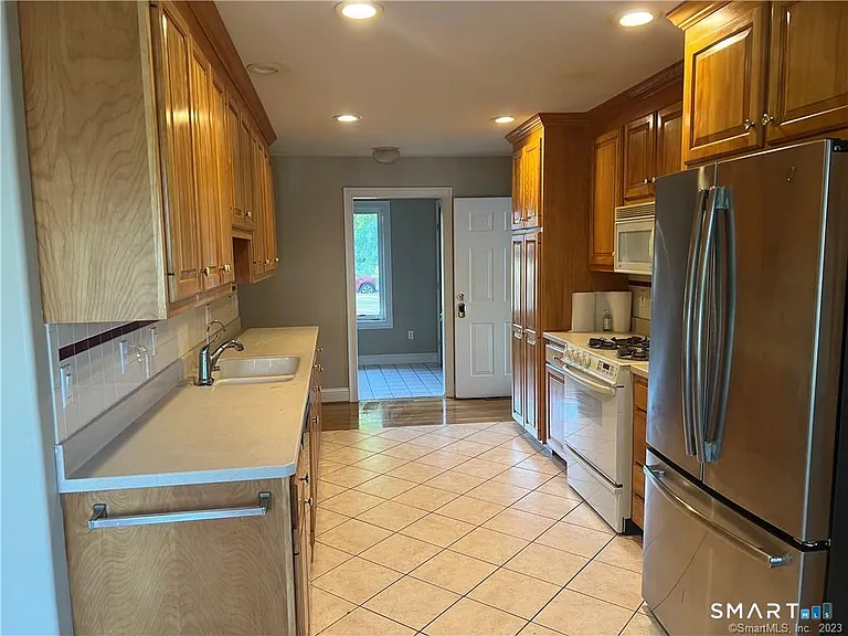 6 Kingsley Dr — Photo 14