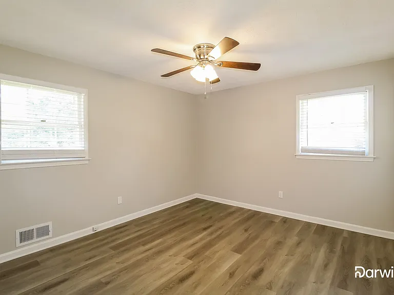 1634 Rhonda Ln — Photo 11