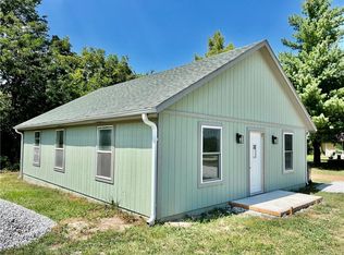 1200 Goose Dr, Lake Lafayette, MO 64076