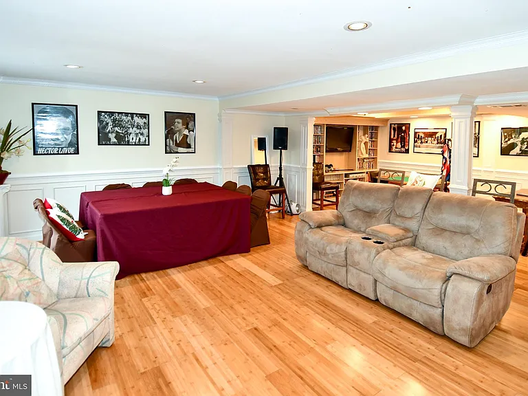 9401 Hickory View Pl — Photo 36