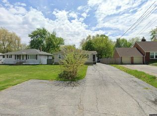 2932 45th St, Highland, IN 46322